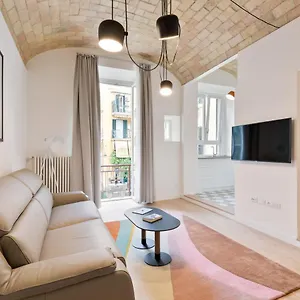 Buzzstays - Stylish Vatican Downtown Apartment